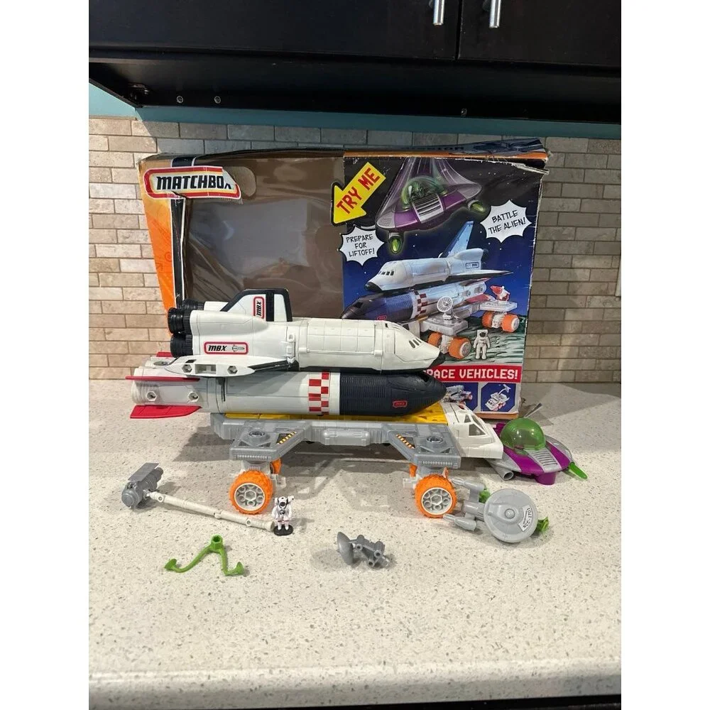 Mattel Matchbox Mega‎ Rig Shuttle Mission